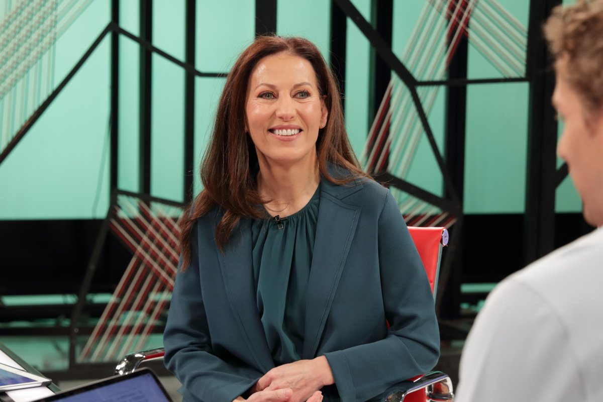 ¡Saludos aventureros! 

🔷 Conversamos hoy con <a href="/Vabalen/">Eva Bailén</a>, autora del libro 'Conectados y empoderados'. <a href="/PlataformaEdit/">Plataforma Editorial</a> 

🔶 Seguiremos conociendo a mujeres pioneras con <a href="/mariajoserubio/">María José Rubio</a>. Hoy: deportistas. 

¡Y mucho más en la <a href="/la2_tve/">La 2</a> 📺 con <a href="/MaraPeterssen/">Mara Peterssen</a> y @Fedecardelus!