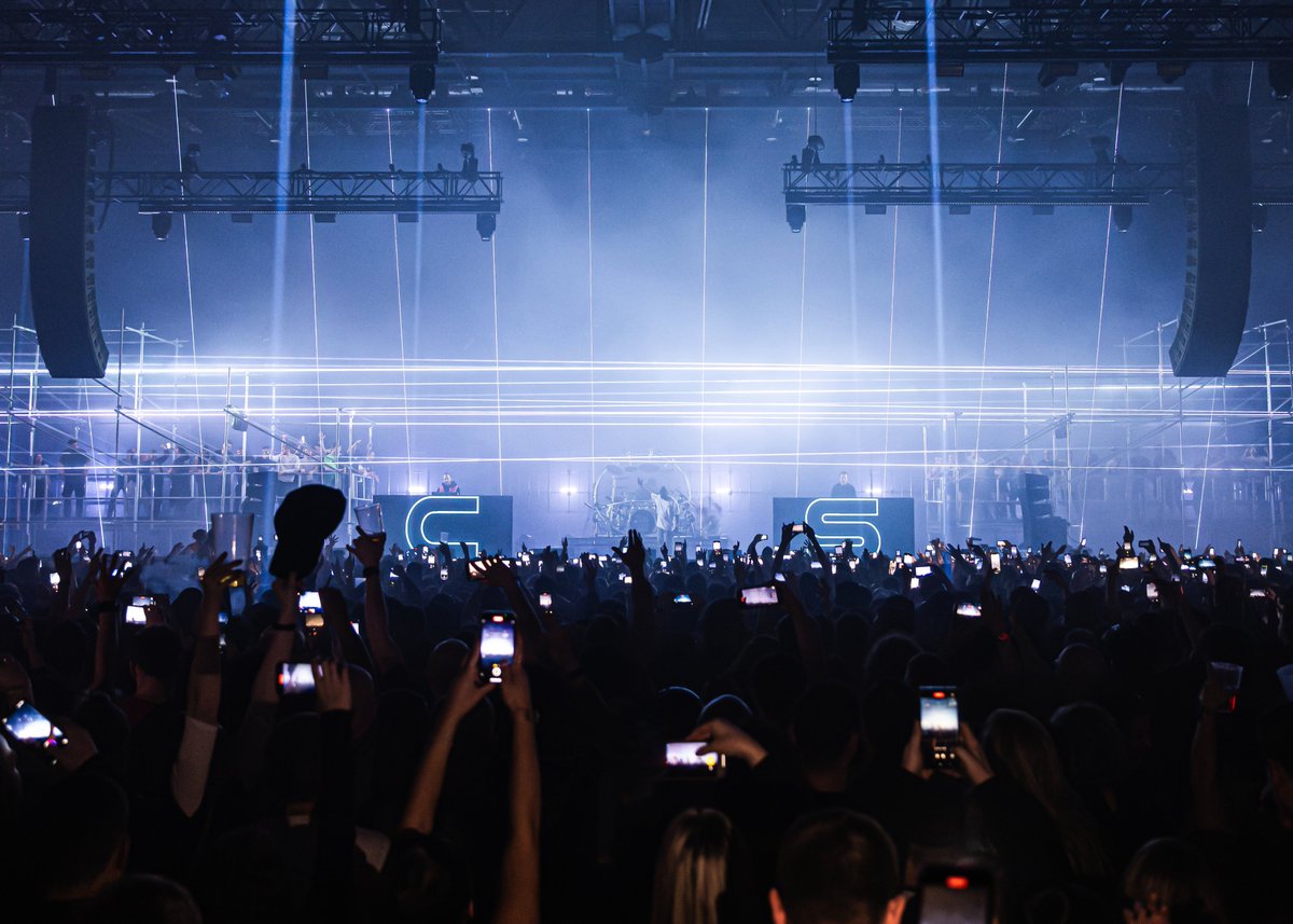 screenberry_'s tweet photo. Check out Screenberry and @notchvfx  in action at the unforgettable @chaseandstatus concert tour in the UK!🌟
GaiaNova relied on a single Screenberry media server to drive a 48m LED screen at live shows in Cardiff, London, and Manchester.
#liveshow https://t.co/P63N9H3dCF