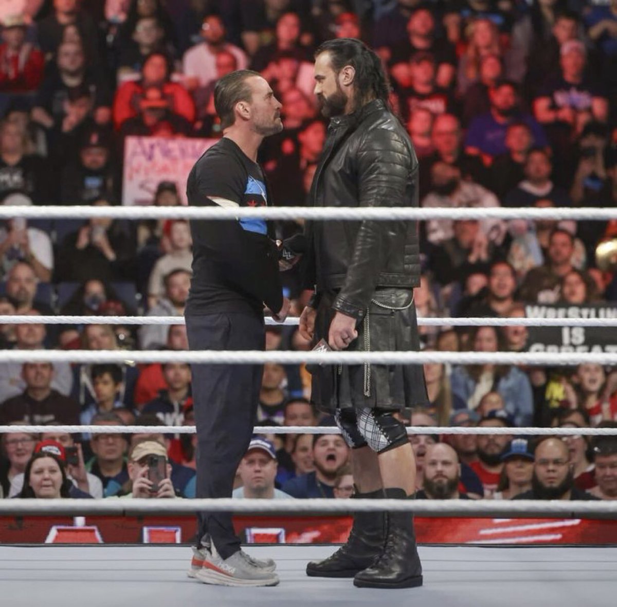 iffotj's tweet image. - في كتابي العداوه الوحيد يلي ممكن تتفوق على عداوة سيث و ايدج👏🏻⏳
#DrewMcIntyre 
#cmpunkwasright