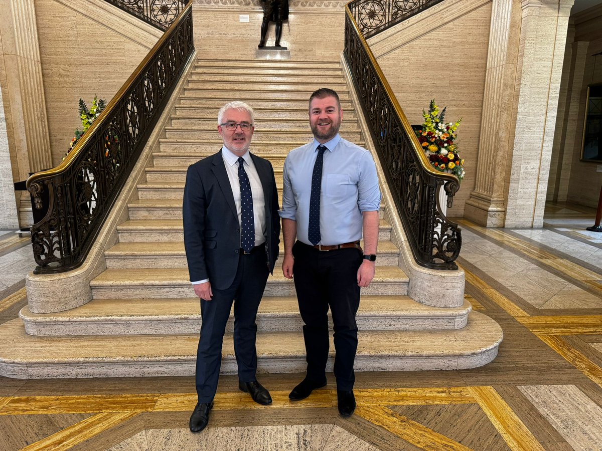 🚑Great meeting with the head of the Ambulance Service Michael Bloomfield. Our ambulance staff go over and beyond the call of duty on a daily basis. More support is needed to allow the service to evolve and thrive into the future! #Ambulance #today #NIAS #health @SDLPlive