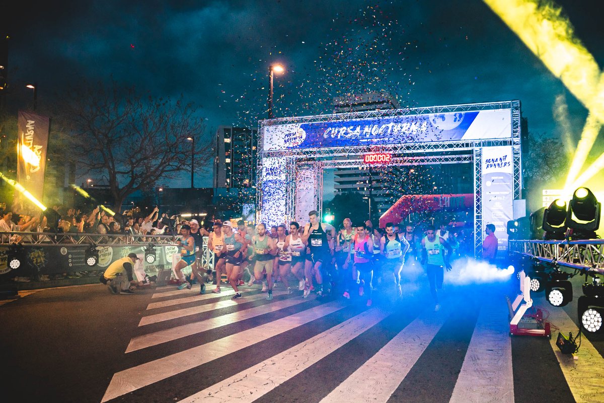 🌃Ja ho teniu tot a punt per a la #CursaNocturnaLH?

👟Samarreta, calçat, dorsal... i moltes ganes de passar-ho bé!

👉Avui dissabte, 13/4, a les 21 h, a la pl. d'Europa!

👧I abans, a les 18 h👉curses infantils.

🥰Gaudeix d'una nit màgica!
+info: bit.ly/3TGZlEt