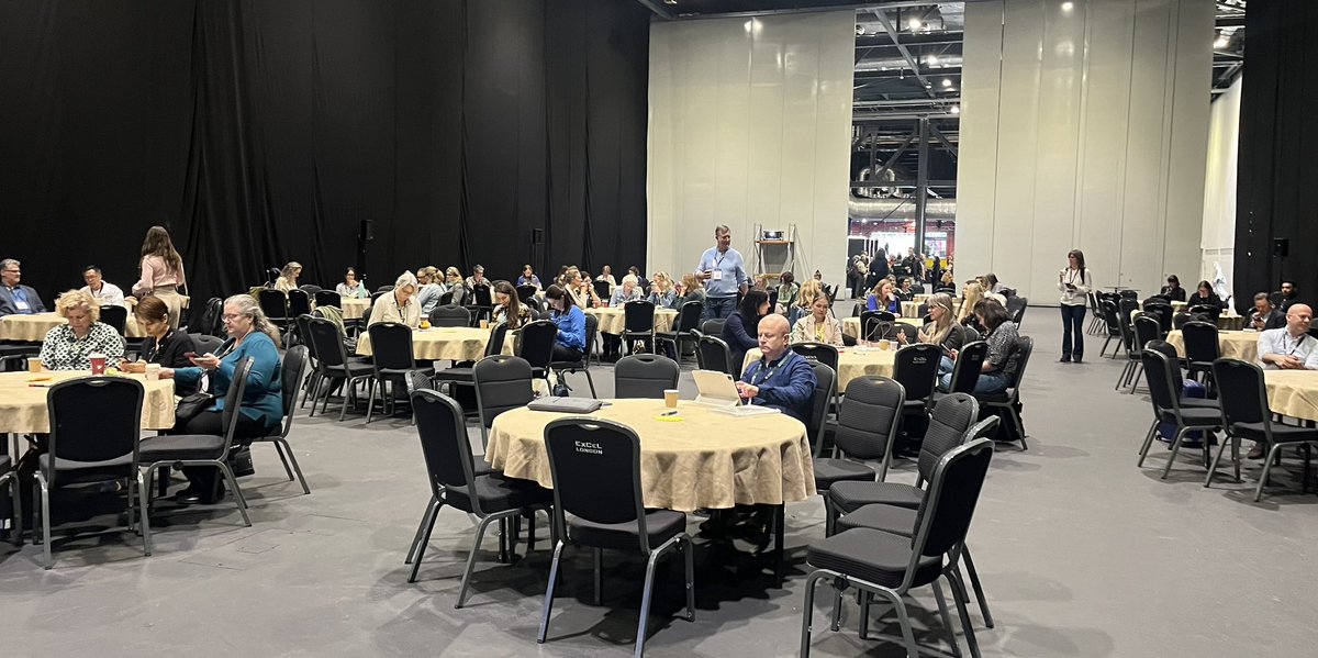 @RCPhysicians improvement team & @PatientsAssoc getting ready for our session at BMJ IHI Quality & Safety forum, people queuing to hear about work on #transformingoutpatients #Quality2024