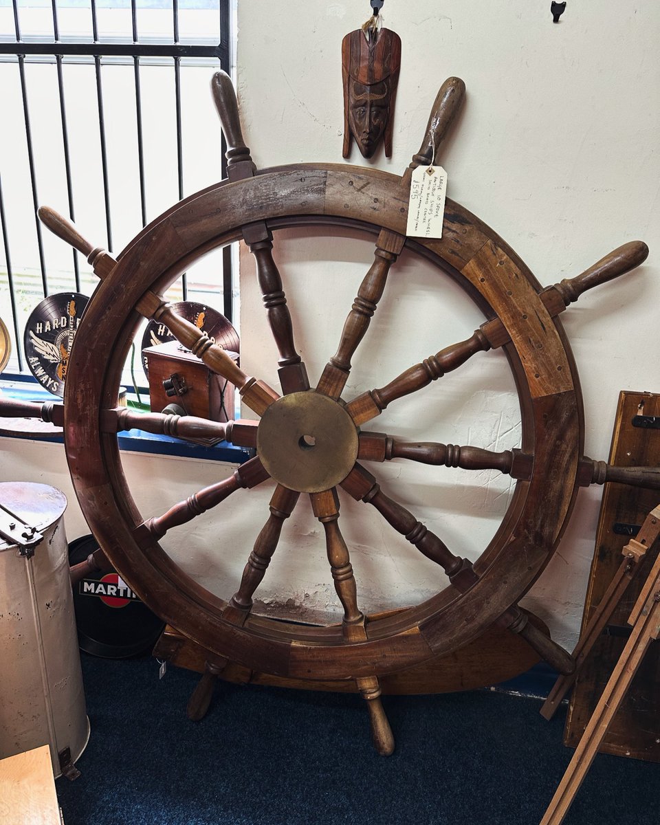 Good morning! The centre is already bustling and we are here until 5pm. #shipswheel #shipmates #eyeeye #allatsea #interior #captain #10spokeshipswheel #brasscentre #astraantiquescentre #hemswell #lincolnshire