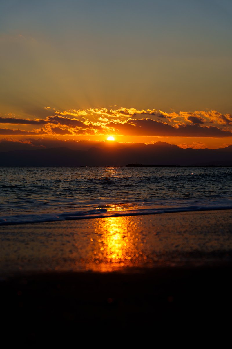そろそろまた夕日撮りにいきたい〜

海岸でのリク撮影も暑くなる前に
お願いできるかな

#snapphoto
#スナップ写真 
#photograph 
#photo
#α7CII 
#SonyAlpha 
#写真好きな人と繋がりたい