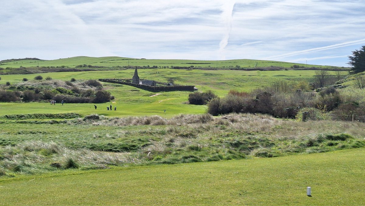 So #Walk40 of my 55 walk challenge for #OneMedicine @HumanimalTrust is going well...I have left the high tide at #Rock and have reached #DaymerBay passing St Enodoc Church, that I will get closer to on my return..
humanimaltrust.enthuse.com/pf/55fivemiler…