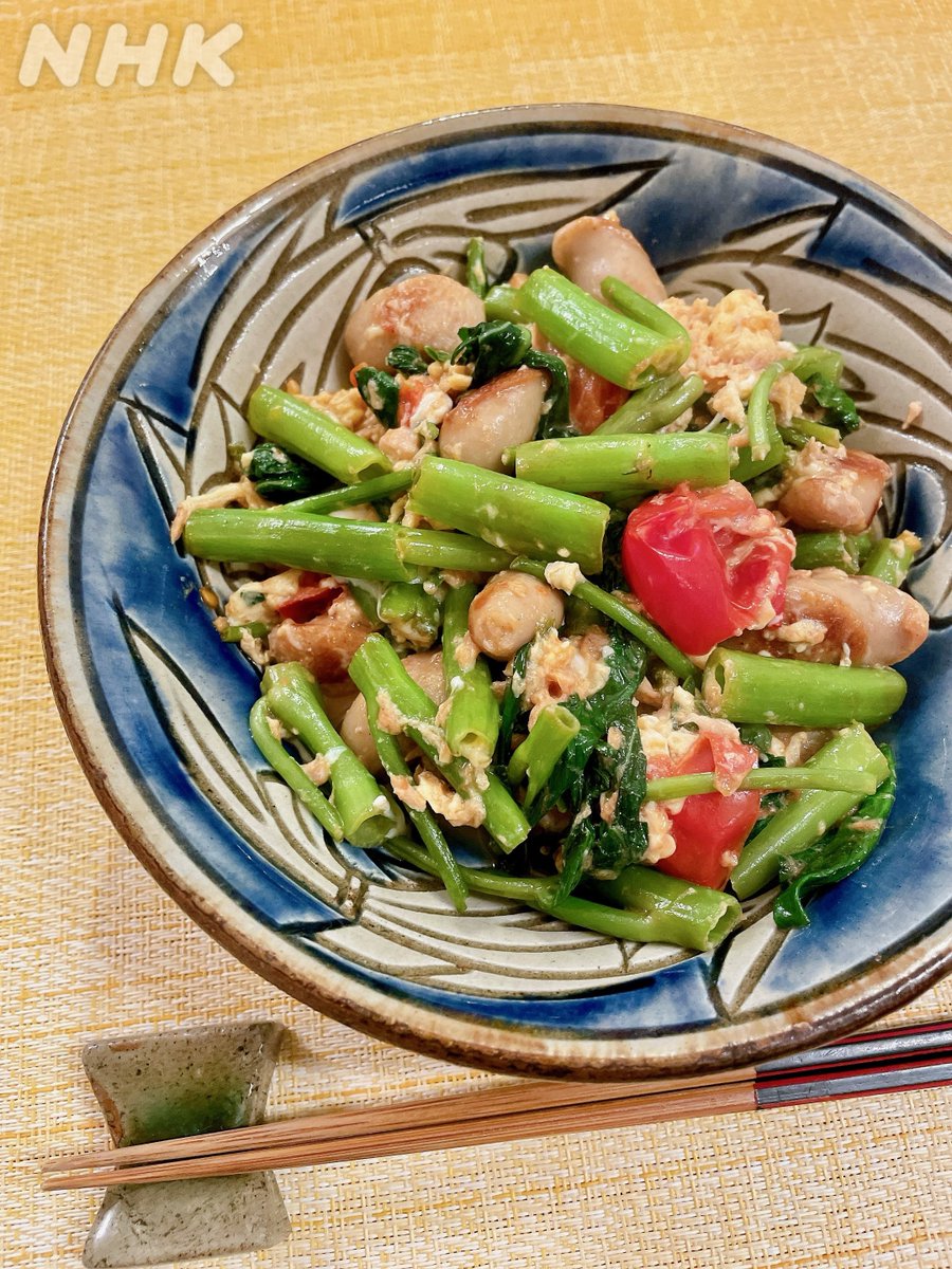 原アナの ＼ #きょうのうちなー料理 ／🍳 　ウンチェーとトマトの卵炒め ウンチェーは空芯菜の沖縄での呼び名 県産は茎が太いです！ 夏野菜の定番で サクサクした食感が特徴 ツナとソーセージを入れましたが シンプルに炒めてもGOOD👍 #おきなわHOTeye #原大策