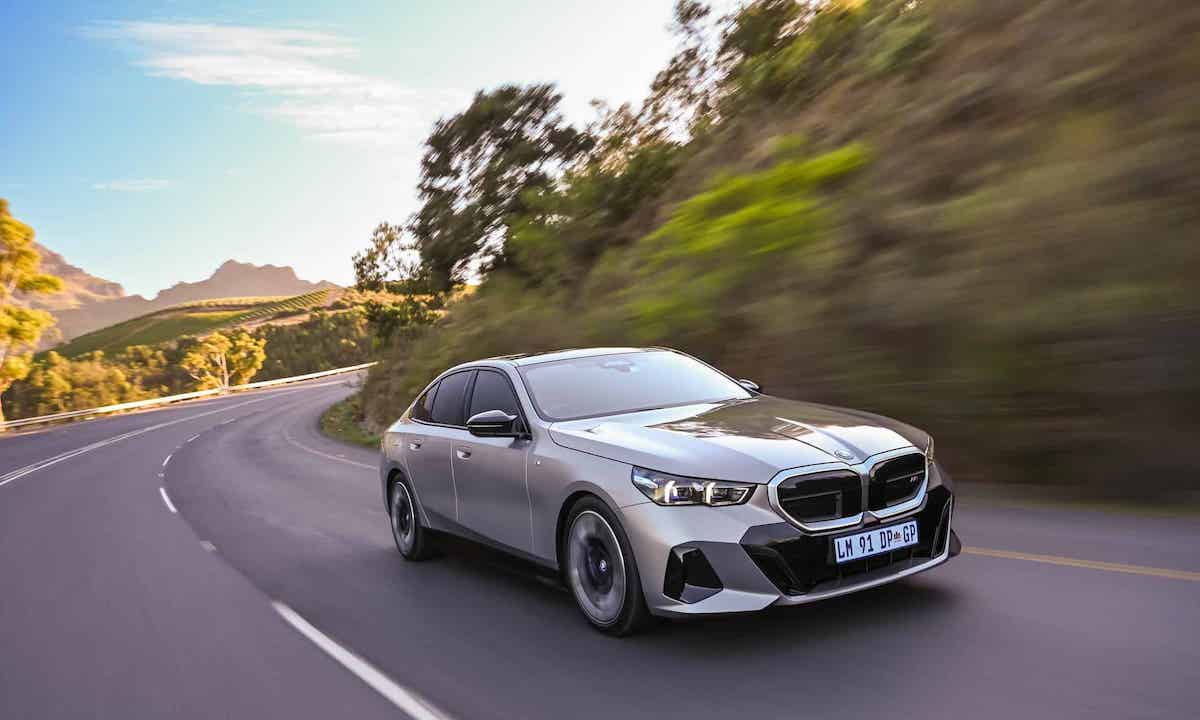 Check out our thorough test of the new BMW i5, featuring performance figures straight from our road test engineer's notebook 😎 carmag.co.za/news/road-test…