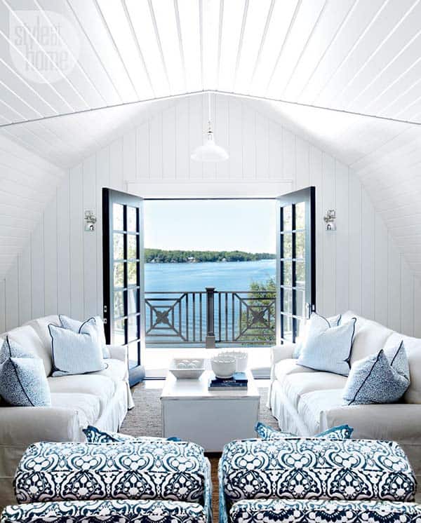 Mesmerizing Nantucket-inspired coastal cottage on Lake Rosseau onekindesign.com/2015/05/19/mes…