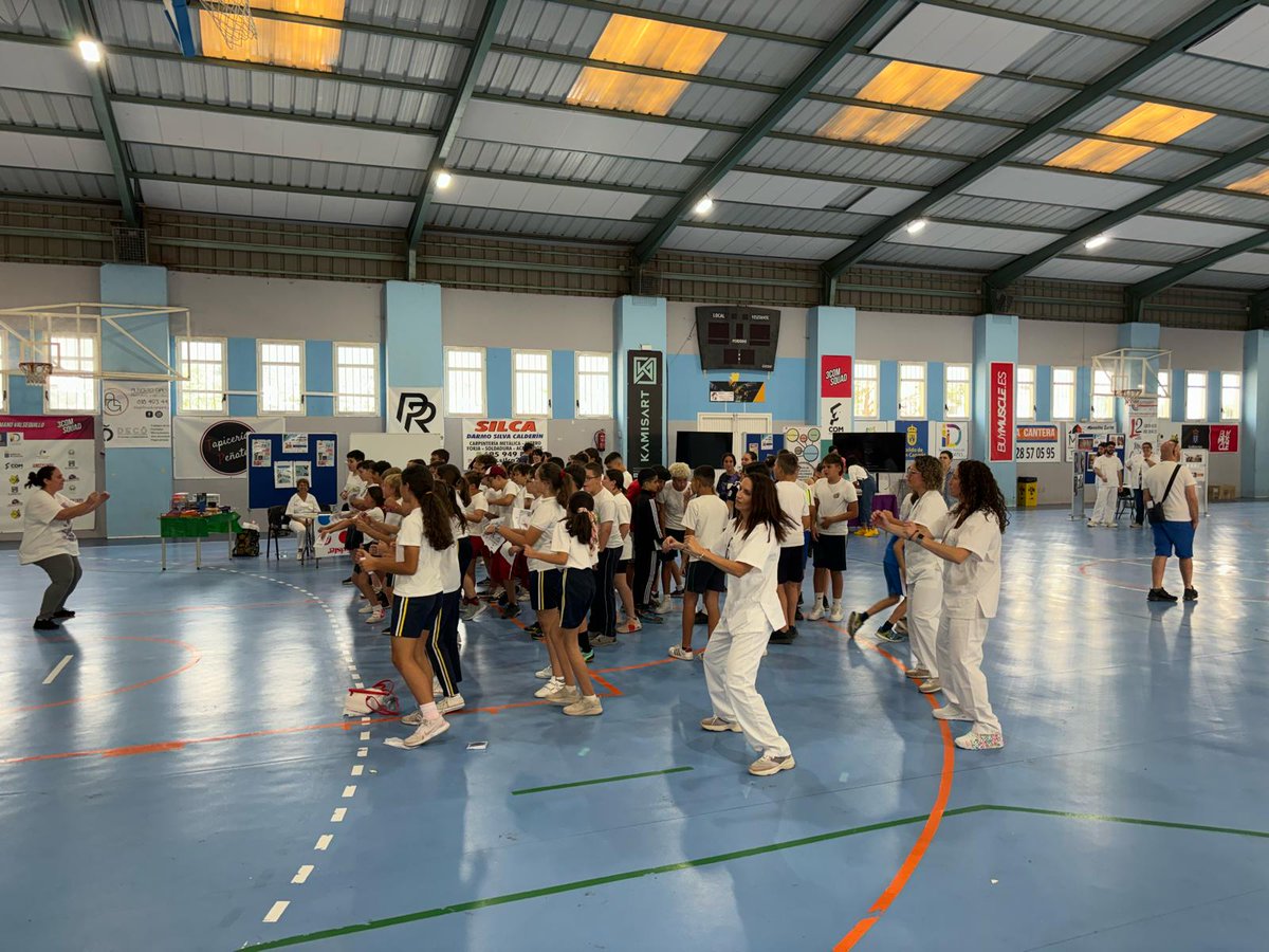 SanidadGobCan's tweet photo. 📸Profesionales del Centro de Salud de Valsequillo participaron hoy en la I Feria de la Salud del municipio organizada por el Ayuntamiento (@valsequillogc) ofreciendo a la ciudadanía información sobre hábitos de vida saludables y primeros auxilios https://t.co/v8P0QkzxdN