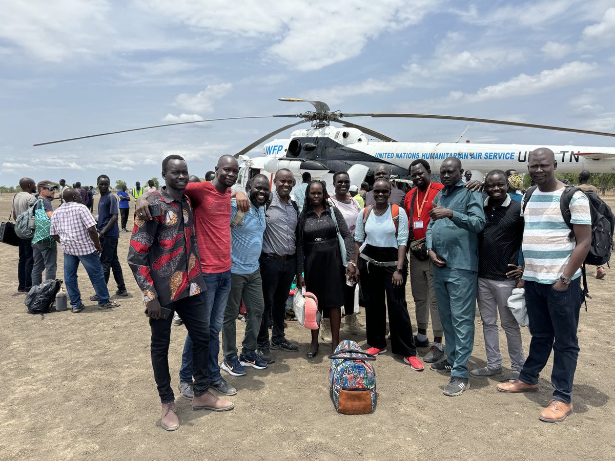 When you've excellent workmates/colleagues, work becomes fun. 

This was at the Akobo airstrip last week. 

#SSOT