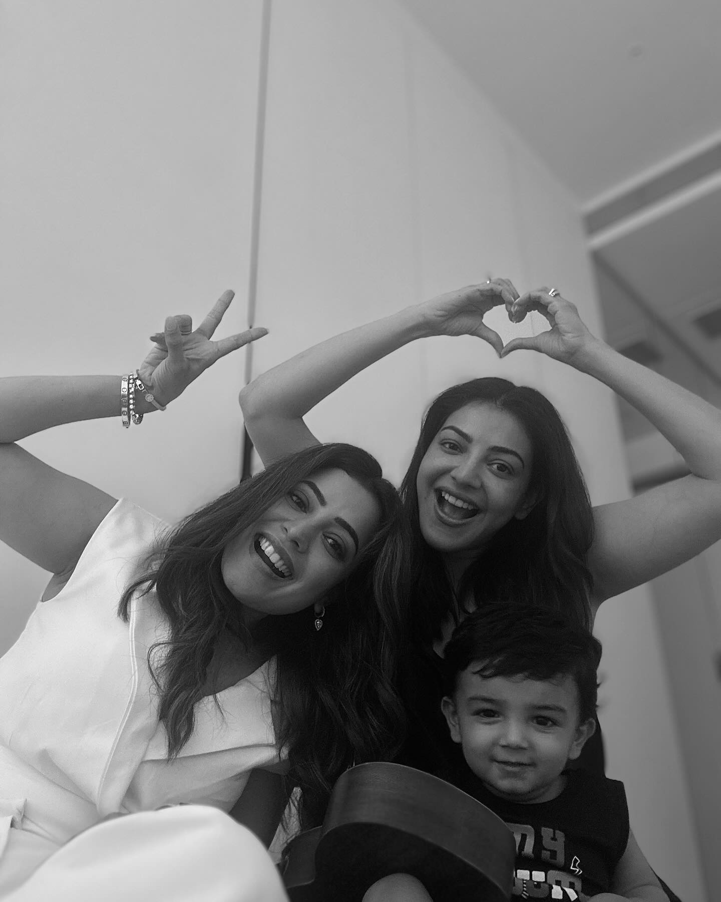 GK9RBkqb0AA4_Md?format=jpg&name=large