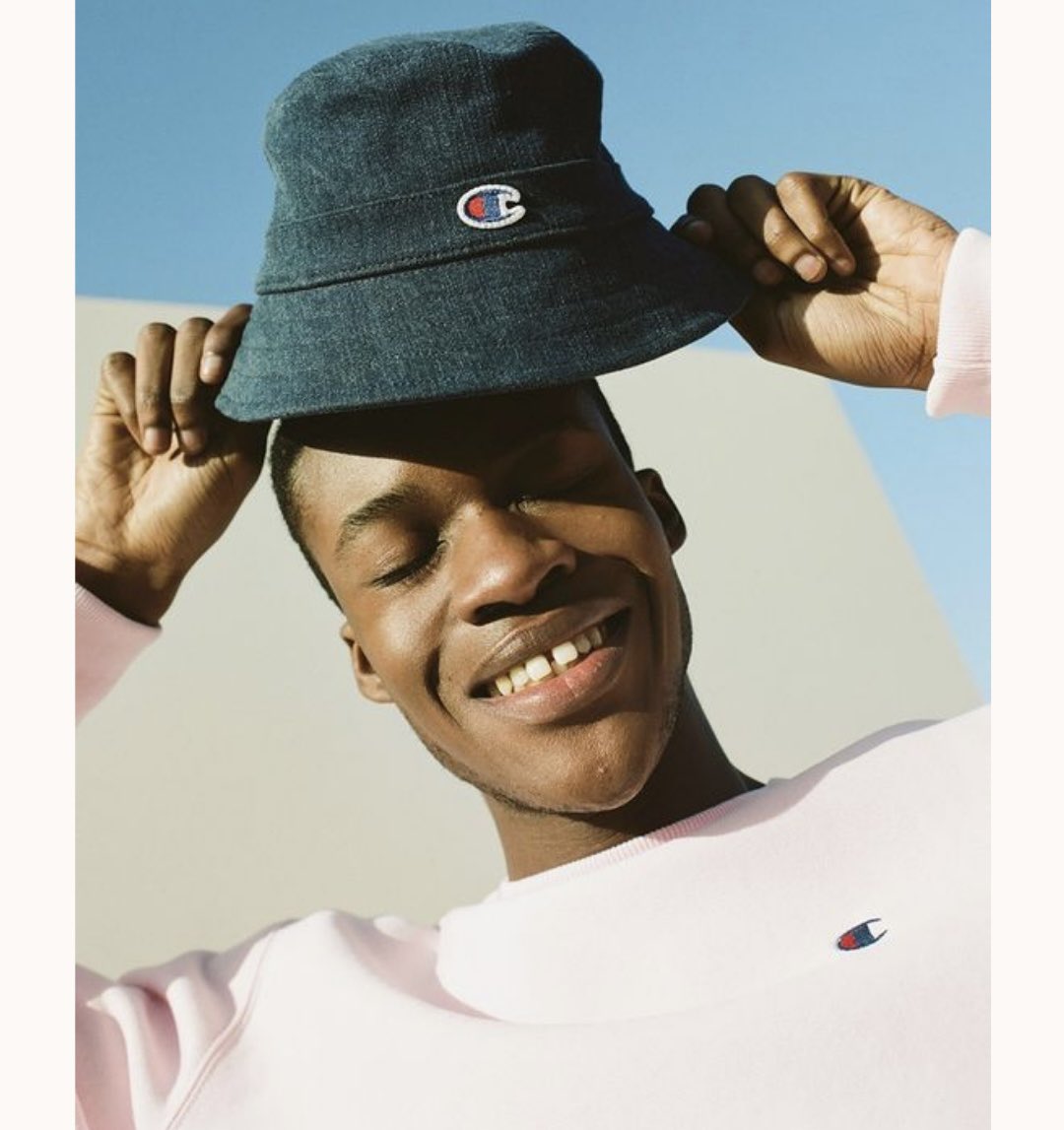 StyleInSport's tweet photo. @AuthenticBrands va a comprar la marca @ChampionUSA a @HanesBrands la 2da firma más importante de la empresa por algo más de 1000 millones de dólares. La transacción concluirá a finales de mayo o principios de junio. #champion #styleinsport https://t.co/YzoCyipulB