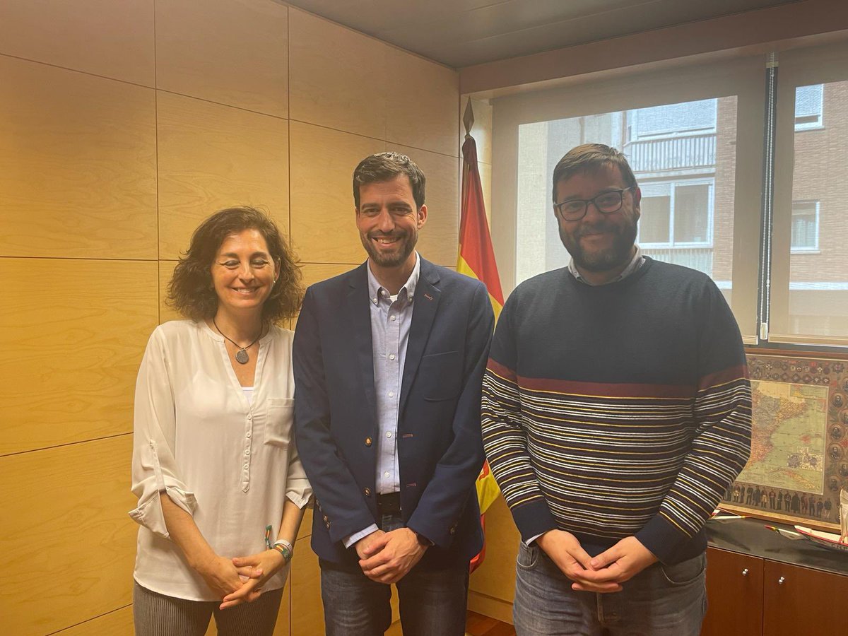 GAYLESPOL, asociación Policías LGTBI+ (@gaylespol) on Twitter photo Hoy nuestro presidente Manuel Peinado se ha reunido con la Oficina Nacional de Delitos de Odio #ONDOD de <a href="/interiorgob/">Ministerio del Interior</a>. Muy buena sintonía, con ganas de crear nuevos proyectos y colaborar para erradicar los Delitos de Odio y discriminación. Hoy nuestro presidente Manuel Peinado se ha reunido con la Oficina Nacional de Delitos de Odio #ONDOD de <a href="/interiorgob/">Ministerio del Interior</a>. Muy buena sintonía, con ganas de crear nuevos proyectos y colaborar para erradicar los Delitos de Odio y discriminación.