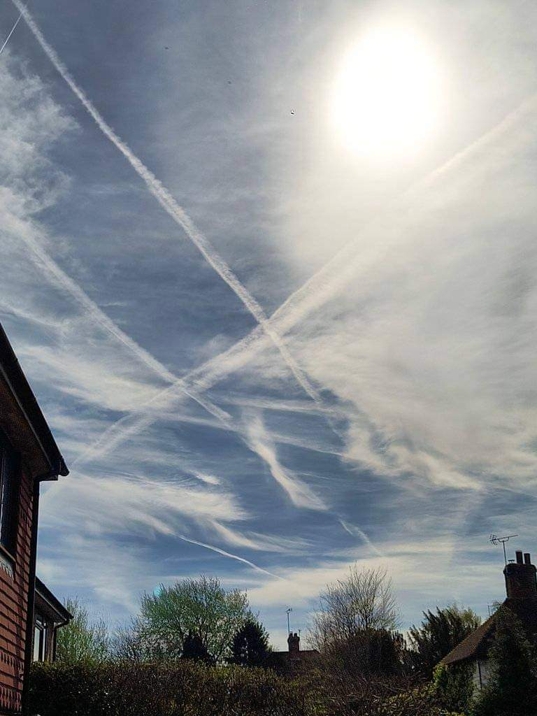 This is simply not normal air traffic this is #geoengineering #WeatherModification