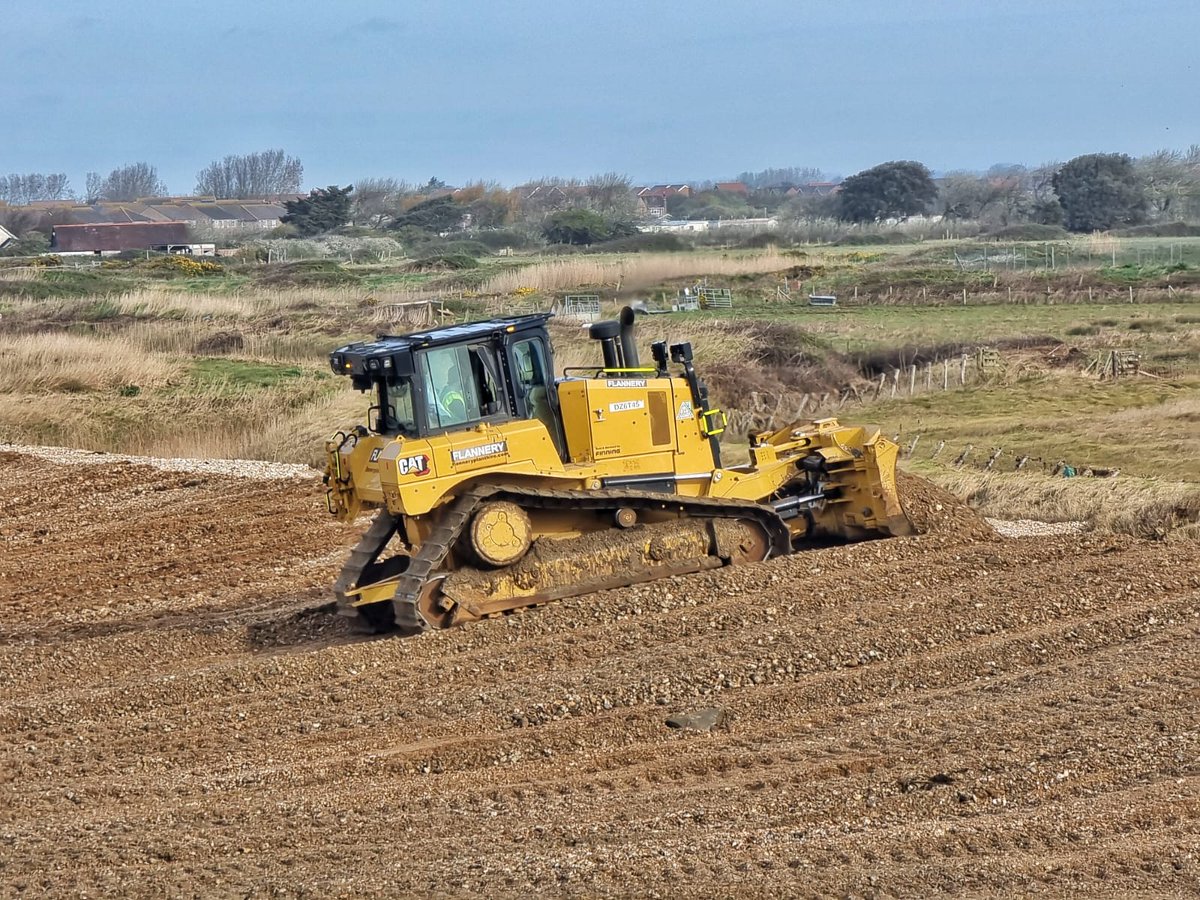 Following significant flooding in #Bracklesham this week from some of the highest tides every recorded, 
#ChichesterFieldTeam are reinstating the shingle embankment to reduce the risk of future flooding. #floodaware @ChichesterDC @WSCCNews @Chiobserver