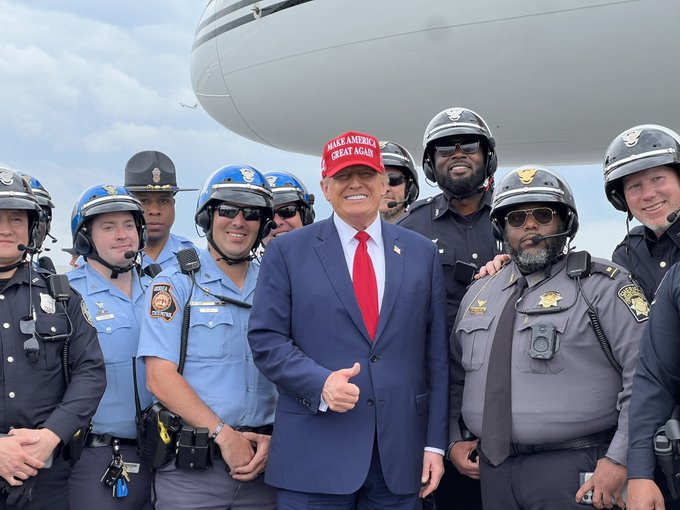 FAN TRUMP ARMY tweet media