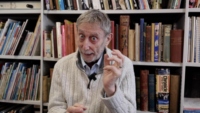 ✨Michael Rosen asks, 'What's so special about Shakespeare's language?' Here's part three of a short series. 👉shakespeareweek.org.uk/kids-zone/what…