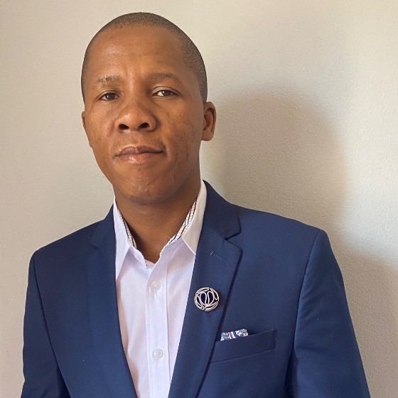 [ON AIR] Communities in Mahikeng have a shortage of vaccines in North West @PabiMoloi is in conversation with the North West Health spokesperson, Tebogo Lekgethwane. #POWERLunch