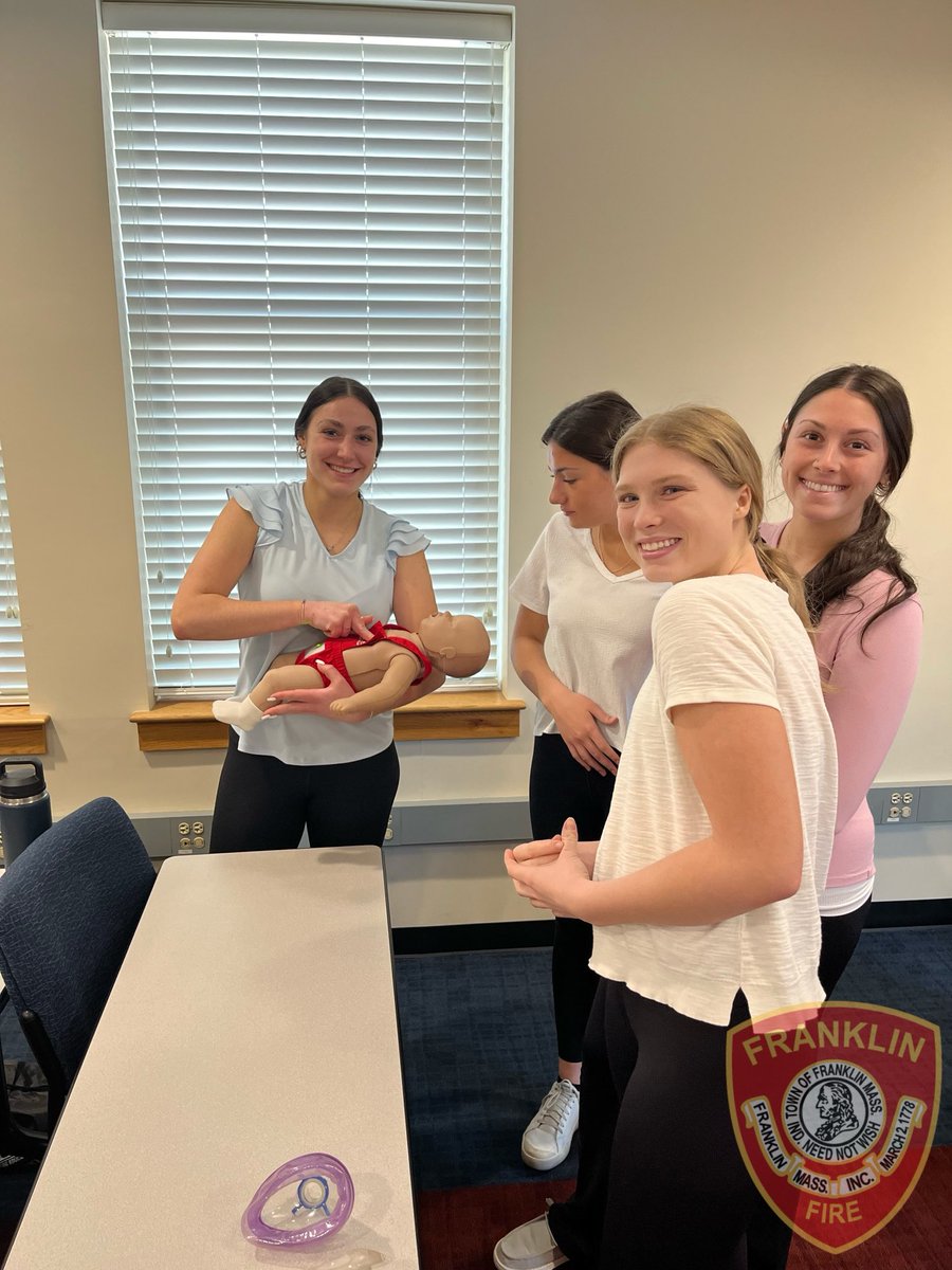 FranklinSafe's tweet photo. FHS Senior Project students from the Fire and Police departments were all trained in CPR and how to use an AED. https://t.co/j5Bx9bRSWK