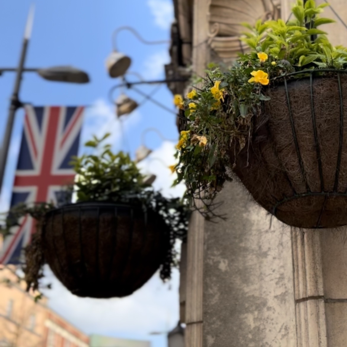 The Freedom of the City Parade is taking place on Sunday, and the Union flags are proudly flying high! 🇬🇧 Don't miss out on the excitement as the parade sets off from @HullMinster at 11:20am, weaving its way through the heart of the city. 👉 loom.ly/U2EEz3Y #MustBeHull