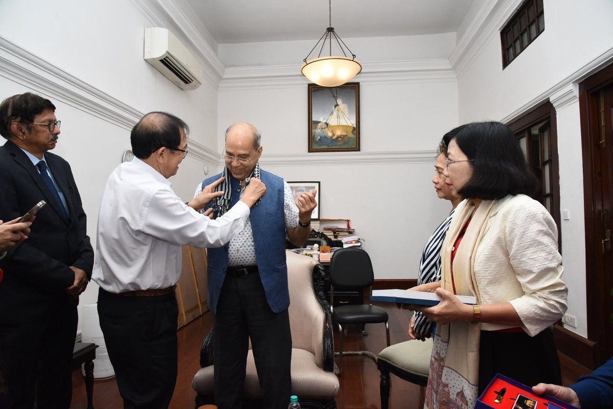 The Delegation led by Dr. Huynh Thanh Lap, the Chairman of the Vietnam-India Friendship Association, visited @PMSangrahalaya , They were warmly welcomed by our Chairman, Shri Nripendra Misra, and Vice Chairman Dr. A Surya Prakash. @AmbHanoi @MinOfCultureGoI