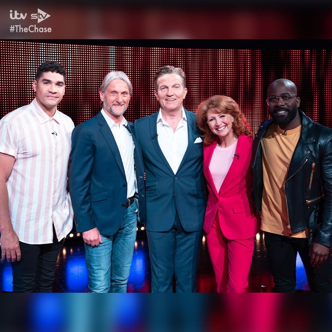 Tune into #TheChase Celeb Special this Sunday at 5.30pm. This week's familiar faces are @Melvinodoom, Bonnie Langford, @louissmith1989 & @carlfogarty.