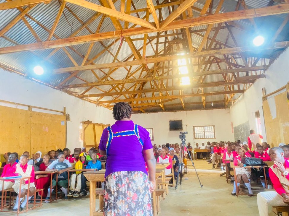 #Genderequality #Awareness #ChildRights The #FIDAUg team was with 100 (63f,44m) students at Destiny Land secondary school in Nabweru for an awareness session on Childrens Rights, sexual offenses and sexual reproductive health. The target audience was students in Senior 4 to…