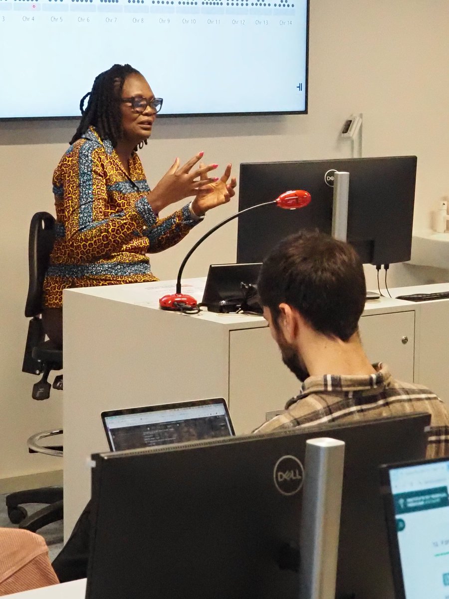 Jody Phelan talked about his Malaria-Profiler at our @VLIRUOS course: a #bioinformatic pipeline that identifies origin & resistance profiles. Anita Ghansah gave her latest insights into how #Ghana tackles & monitors #malaria, emphasising the relevance of #molecular #surveillance!