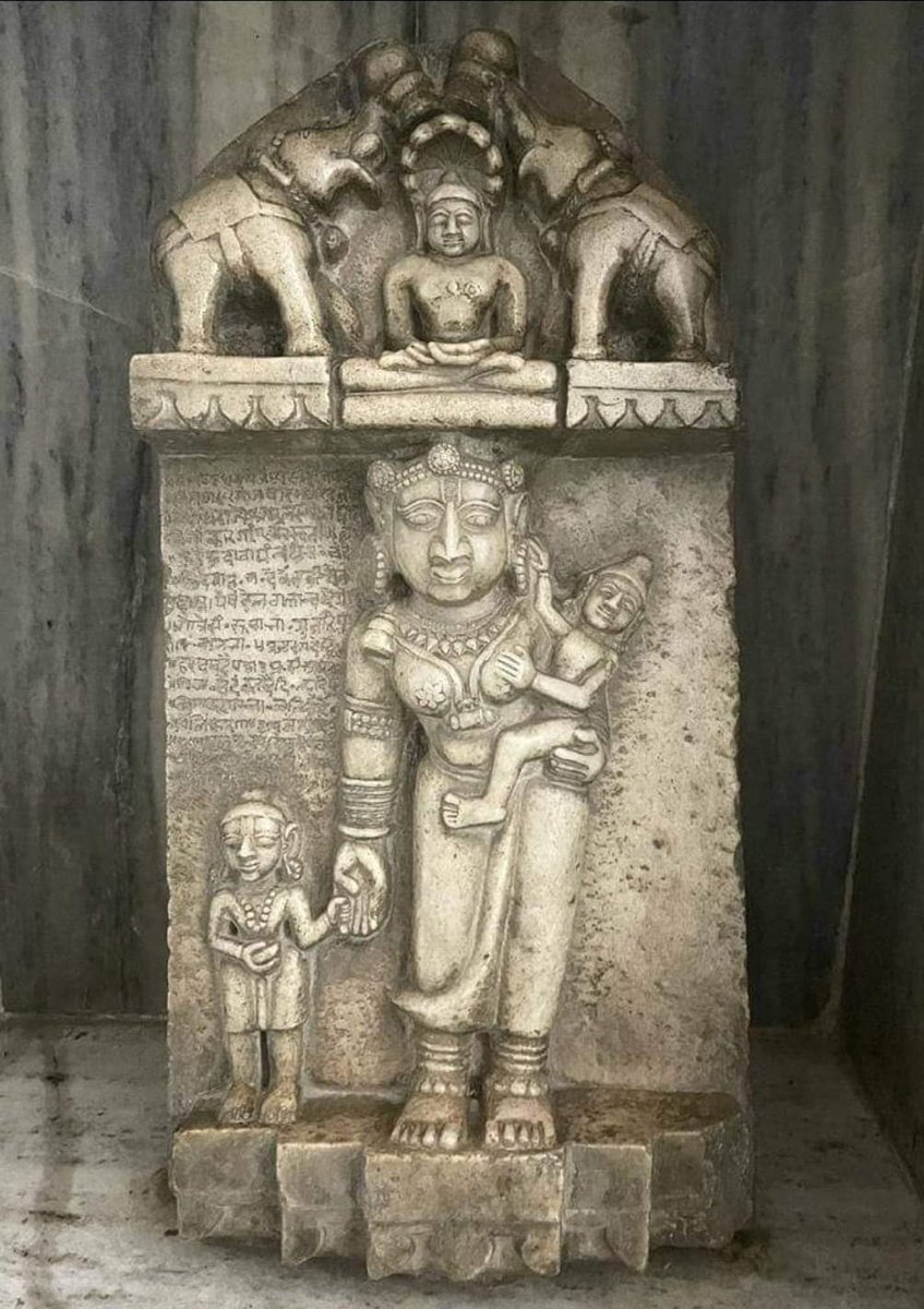 Such a stunning #Jain idol of Shri Padmavati Devi at Mozamabad Jain temple, #Rajasthan 😍🙏🏼