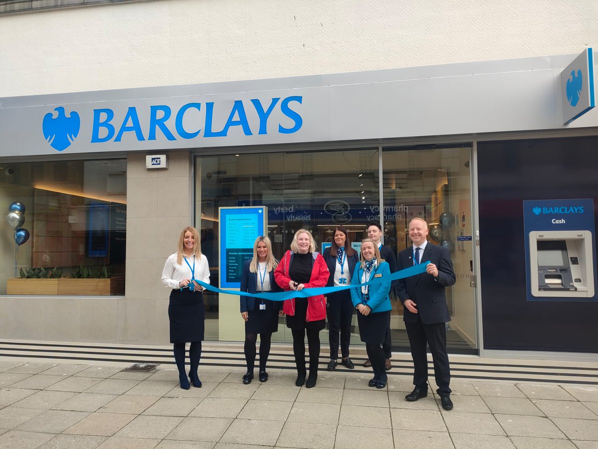 Thank you @Barclays for asking me to open the new King Street branch and for investing in our town centre👏🏦