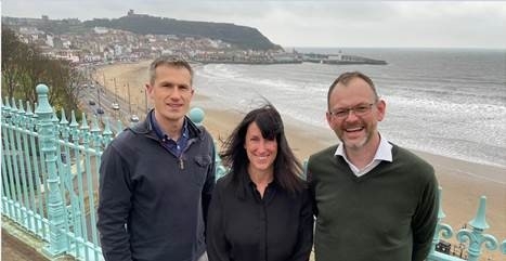 Researchers from @YSTeachingNHS are set to work with academics at @YorkStJohn to benefit people living on the Yorkshire coast! 🏖️ 🤝The new partnership will help to understand & reduce health inequalities affecting Scarborough’s population. More: yorkhospitals.nhs.uk/news-amp-media…
