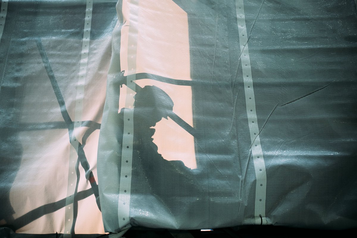 Viikon huoltokuva ⚙️🔧📸 ”Behind the curtain” digitaalinen valokuva, Teollisuuden Voima Oyj:n vuosihuoltokokoelma / Tapani Karjanlahti #viikonhuoltokuva #vuosihuollot #annualoutages #OL3 #olkiluoto