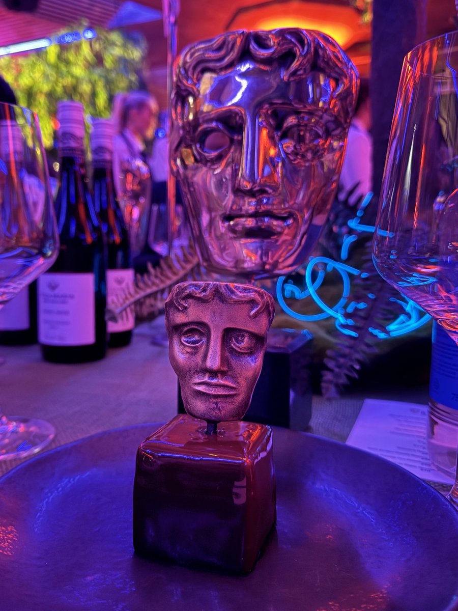 Cannot express how happy and grateful we are. We won two @BAFTAGames awards for @playViewfinder. Thanks to everyone who supported us and voted for us, it was such an incredible night ❤️🏆❤️🏆