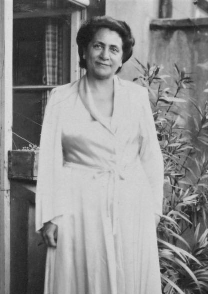 1895-1952; Safiye Ali, Türkiye'nin ilk kadın doktoru.