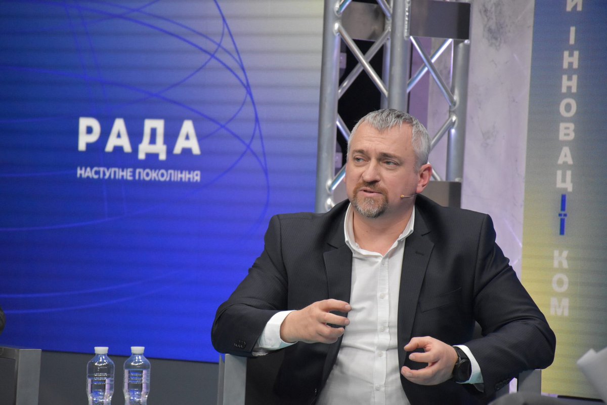 sluganarodu_pp's tweet photo. ⚡️ #Demobilization: when to expect it and why was it removed from the law on mobilization?

🟢 Oleksandr Fediyenko, MP from the Servant of the People faction, member of the Verkhovna Rada Committee on National Security, Defense and Intelligence.

💬 "When the legislative proposals on demobilization were ready, we were approached by the Commander-in-Chief. At a closed meeting, there was a request to remove these norms for the time being, taking into account the difficult situation on the frontline. The MPs took on this responsibility on the condition that the Cabinet of Ministers would soon submit a draft law with a demobilization mechanism. And this procedure can begin in 3-4 months"