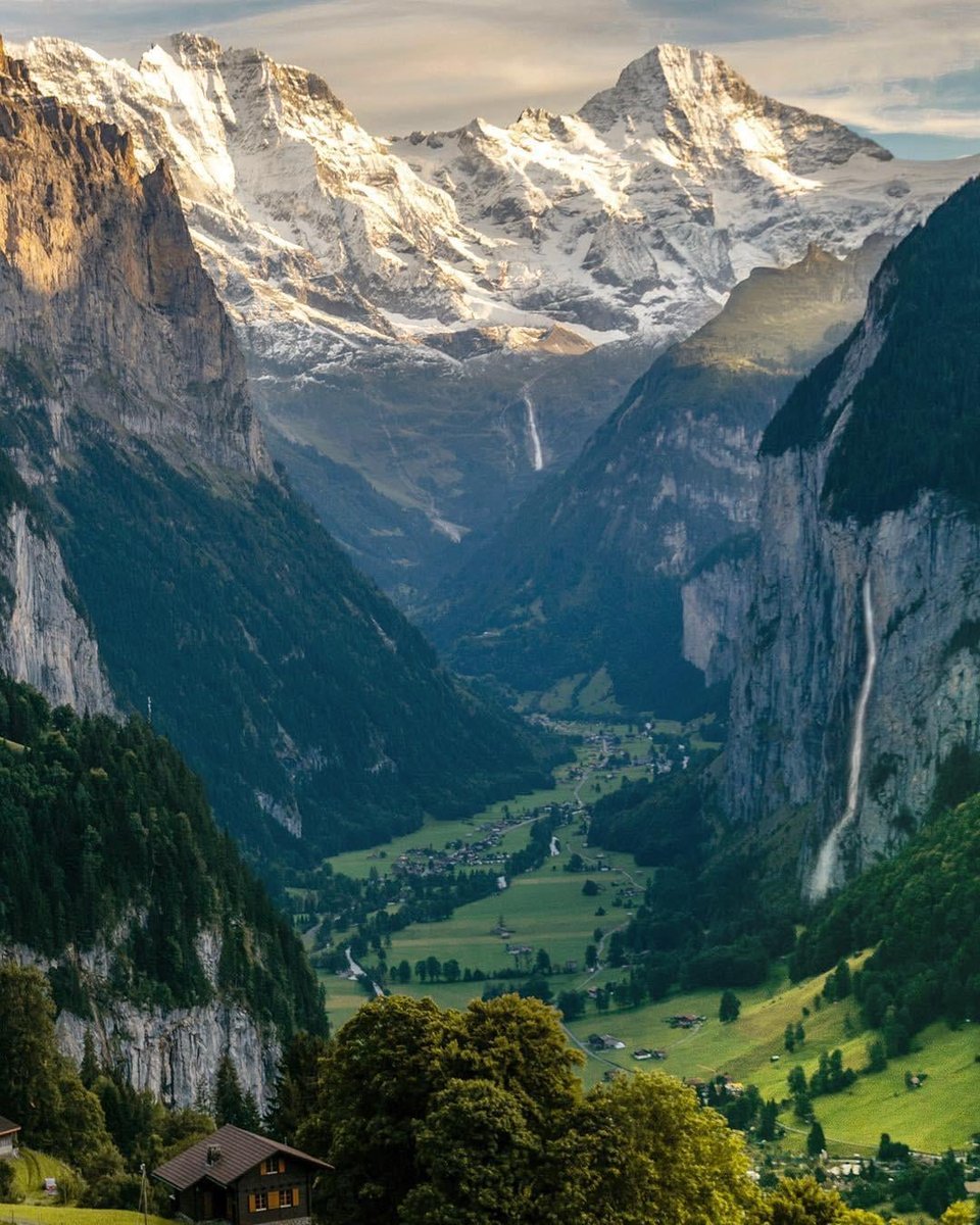 What is your favorite place?  Mine is Lauterbrunnen valley in Switzerland😊🌷