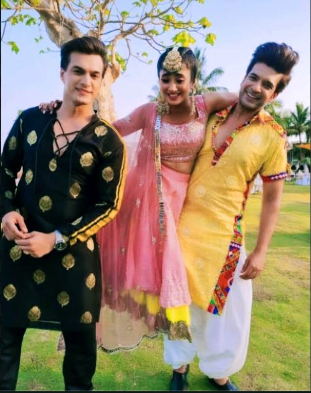 Sirat, Karthik & Ranveer🫶🏻😍 My favourite trio 3 of them together was such a vibe and they all were so much fun💃💕 I miss them so much yrr🥹 Ek reunion to hum deserve karte hai @kkundrra 🤌🏻💗✨ #KaranKundrra #3YearsOfRanveerChauhaan