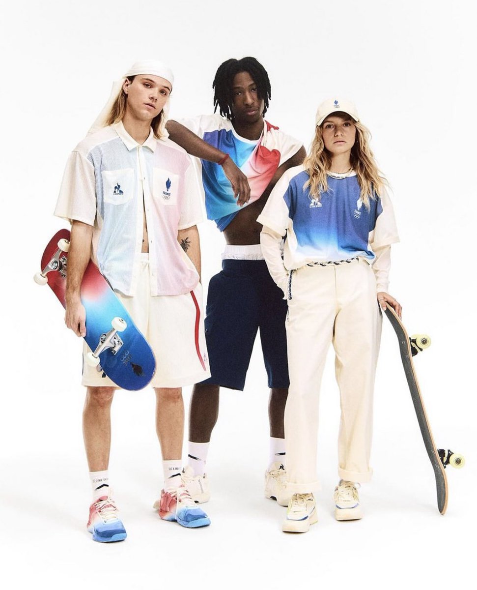 StyleInSport's tweet photo. #Francia, reveló el kit de prendas para los #JuegosOlimpicos 2024. 

🧵 THREAD https://t.co/5meSGjWexx
