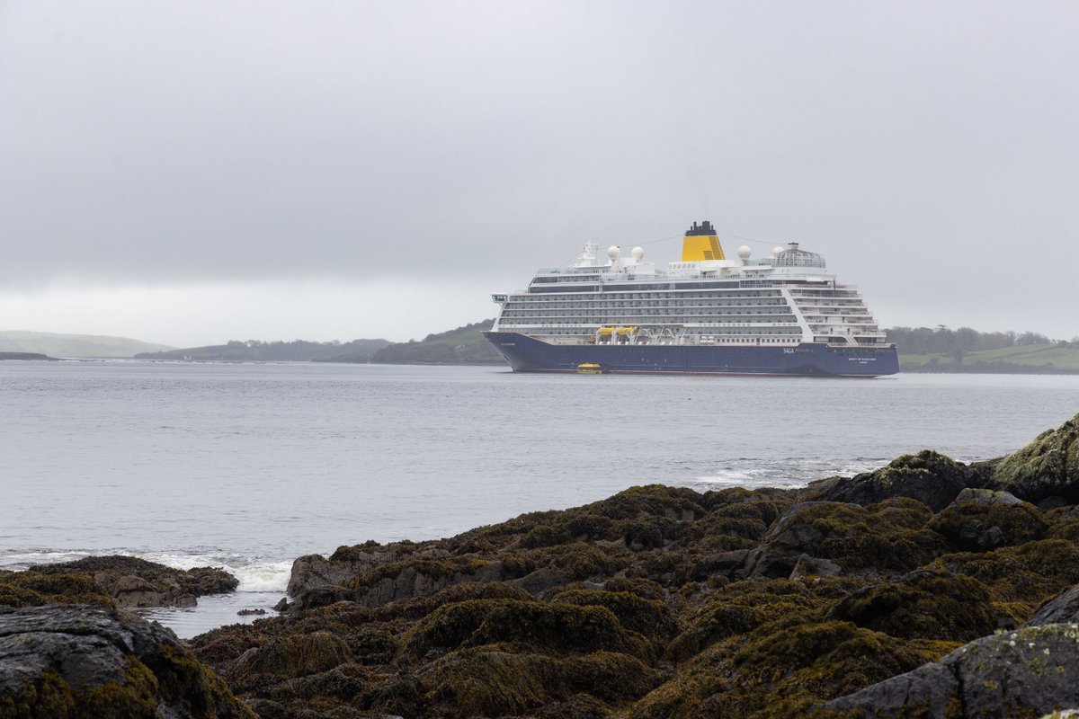 Cruise season started in Bantry Bay yesterday with the first arrival being @saga_travel_uk vessel, Spirit of Discovery. 🛳️ With over 20 cruise port calls set to take place this year, the influx of tourists is expected to provide a significant to boost local businesses & traders.