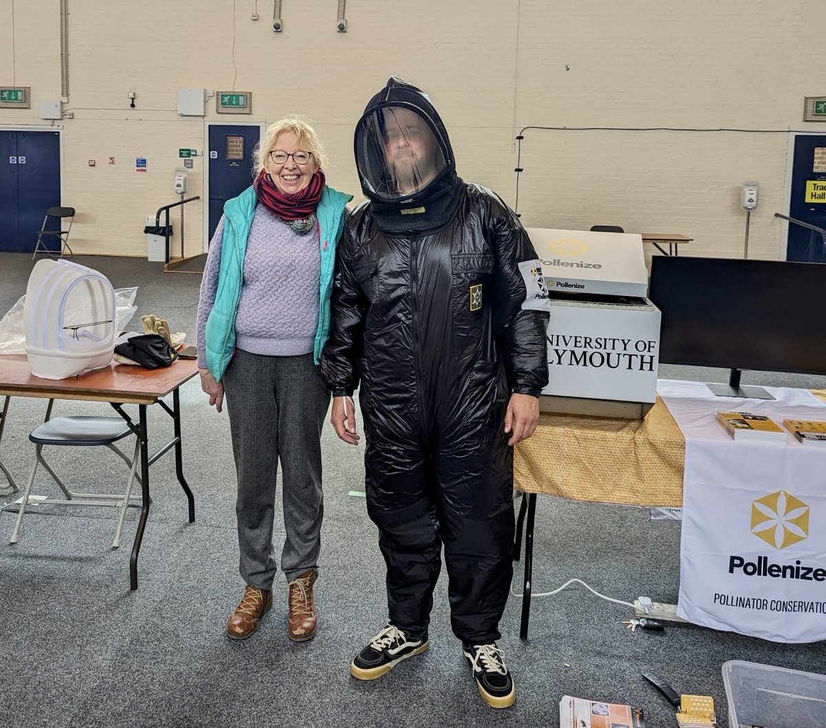 The next generation of BJ Sherriff hornet suits with ClearView visor - black is the new white! Use face recognition on your mobile too! On show at the BBKA Spring Convention 🐝🐝🐝🐝⁦@B_J_Sherriff⁩ #hornetsuit #bees #beekeeping ⁦@BeeCraftMag⁩