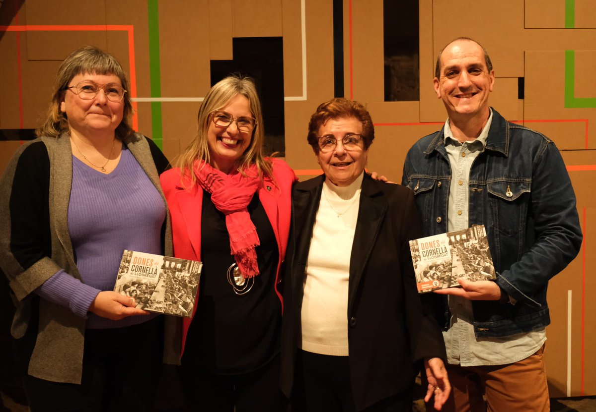 👏🏻 Ahir va tenir lloc al Castell de Cornellà la presentació del llibre “Dones de Cornellà de Llobregat” de Pere Guaita i @Vicky_MHerreros Un fantàstic recorregut pel paper de les dones a la història de la nostra ciutat 💜✊🏻 📸 Isabel Moreno Velasco