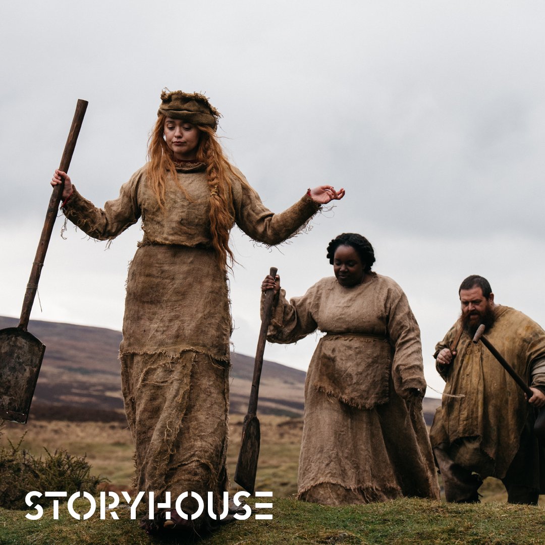StoryhouseLive's tweet photo. Harking back to the silliness of Monty Python and Blackadder, #SeizeThem! is a fun, comedic romp through medieval Britain starring Aimee Lou Wood as the petulant Queen Dagan and Nick Frost as the thick-but-loyal peasant, Bobik. 👑🍿

🎟️ Book tickets now! https://t.co/ZFWOFXDEO9 https://t.co/vtxyqkm2Yl