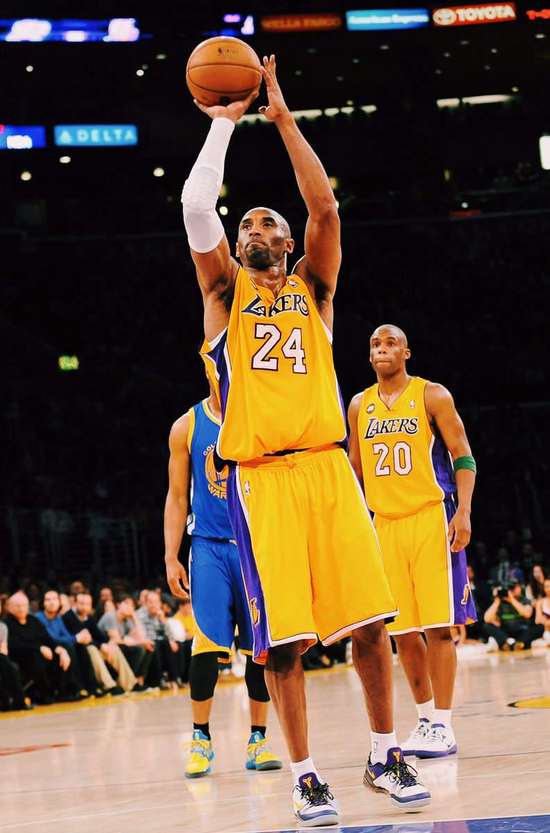 #OTD in 2013, Kobe hit the two toughest free throws in NBA history. Golden State was up 107-101 with five minutes left when Kobe drained two 3-pointers to knot it up. The Warriors would score again, and then Kobe tore his achilles on the following possession. Kobe was down…