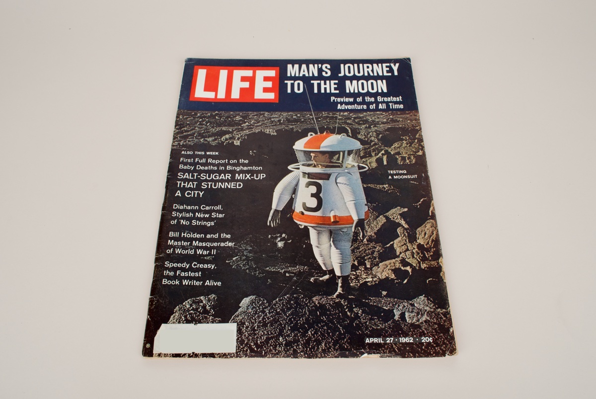 Happy #InternationalDayofHumanSpaceFlight! 🚀 Today is the anniversary of the 1961 Vostok 1 spaceflight with cosmonaut Yuri Gagarin aboard. This magazine from the USA the following year shows a man testing a moon suit mock up on the cover.