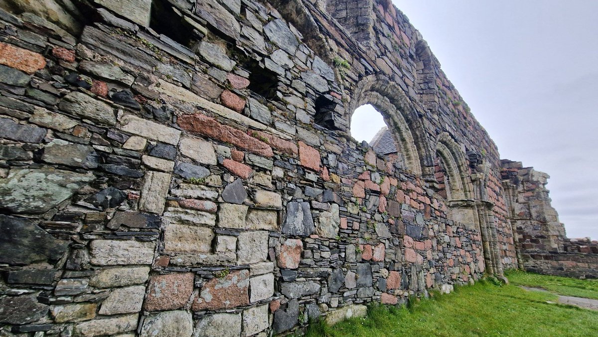EileanIdhe's tweet photo. 'If Christ's disciples keep silent, These stones would shout aloud. Open our lips, O God, And our mouths shall proclaim your praise' taken from @ionacommunity Iona Abbey Worship book #history #nunneryruins #scottishhistory #churchbuildings #pilgrims #placeofworship #isleofiona โ๏ธ https://t.co/SljIoAGLWS