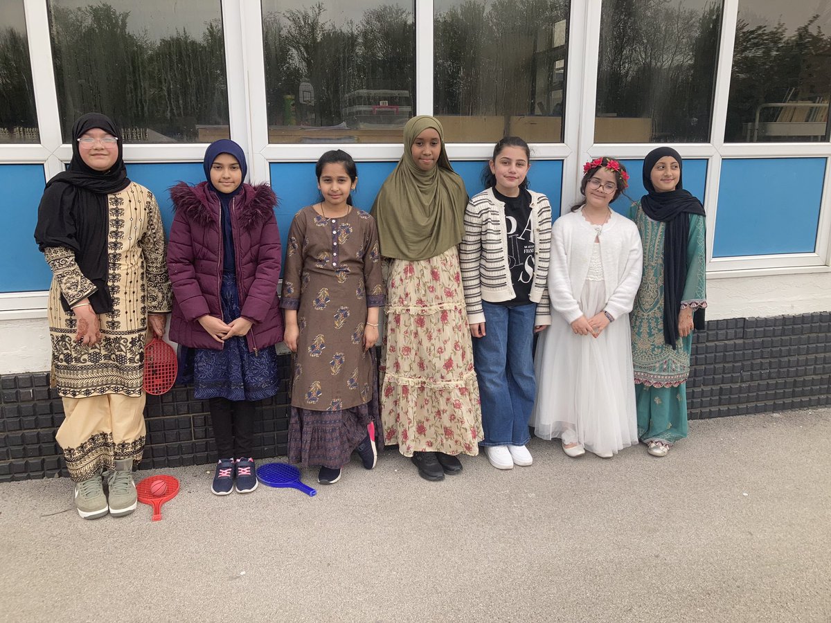 BrookfieldsPri1's tweet photo. The children enjoyed our Eid Celebrations in school today. What a great way to end the week! #Eid_Mubarak #Brookfields #WeAreCreate https://t.co/4wJio6pyc3