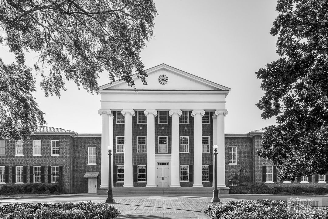 Today's featured university icon is the Lyceum at the University of Mississippi in Oxford, MS university-icons.pixels.com/featured/unive… @OleMiss @OleMissAlumni #OleMiss #UofMississippi