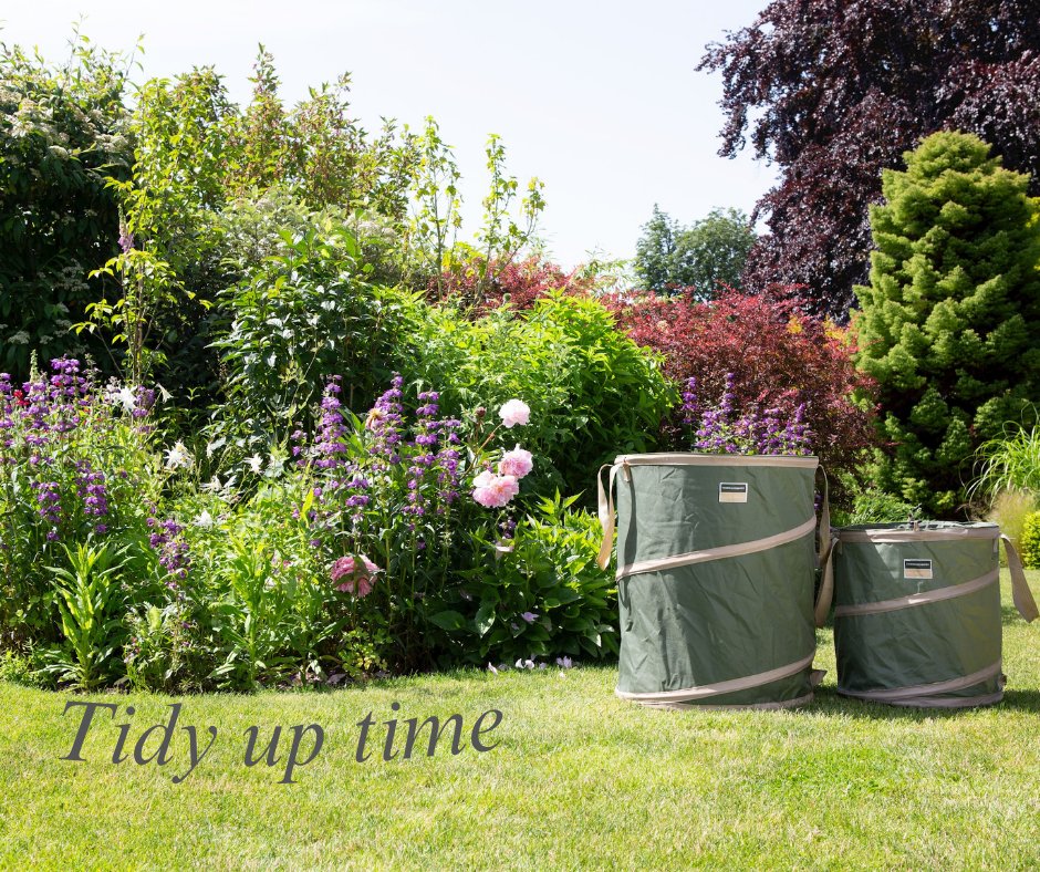 Easily clear up weeds and debris using our waterproof, lightweight and sturdy garden tidy bags. Find out more tinyurl.com/3wjf4nus

#townandcountryuk #LoveLifeOutdoors #gardening #gardeninguk #gardengloves #gardenfootwear