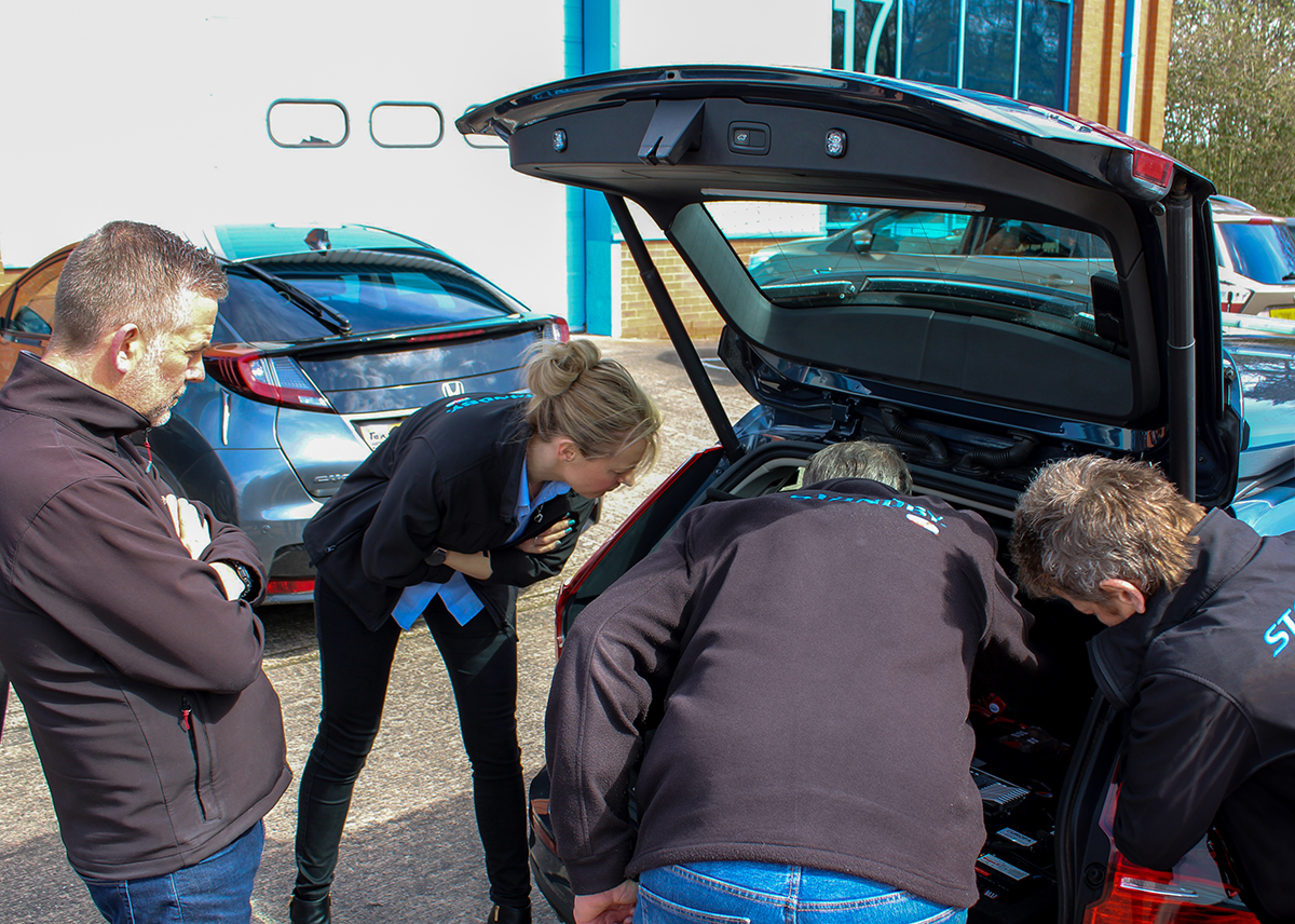 StandbyGroupUK's tweet image. Yesterday, our sales and marketing team had an exclusive tour of the new Volvo show/demo vehicle. Keep your eyes peeled for where you can find it next! 👀

#DemoVehicle #BlueLight #EmergencyServices #Police #VolvoV90 #ControlSystems #EmergencyLighting #CCTV #Telematics