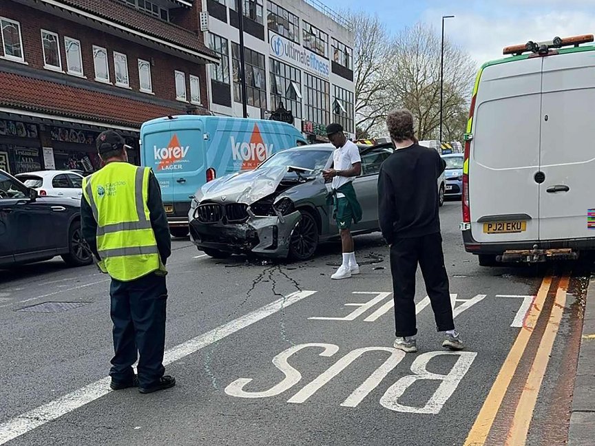 🚨 BREAKING: Premier League star has been involved in a terrifying car crash. The condition of his career looks horrible! 😳 Full Story: bit.ly/4aSoaEA